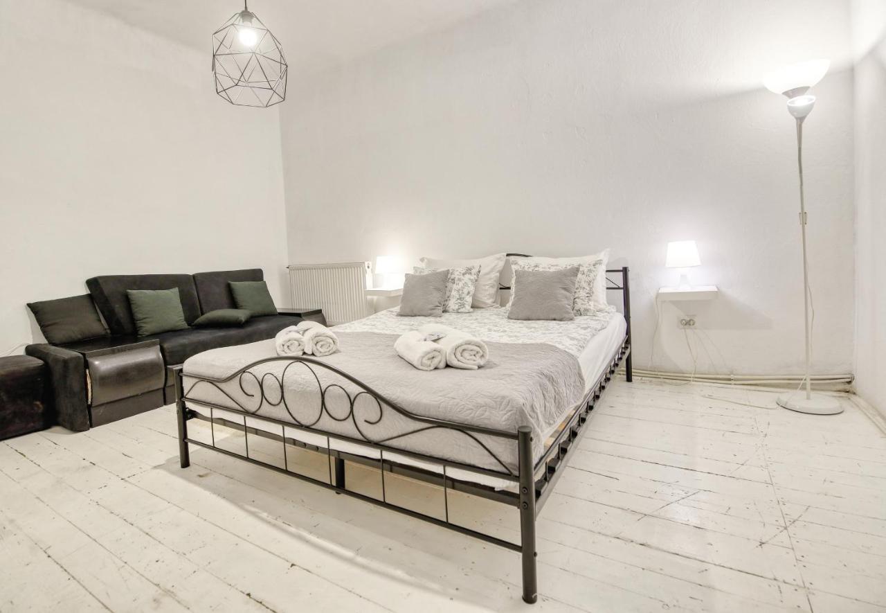La Maison Blanche Hotel Alba Iulia Ngoại thất bức ảnh