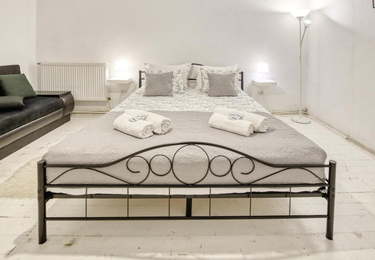 La Maison Blanche Hotel Alba Iulia Ngoại thất bức ảnh
