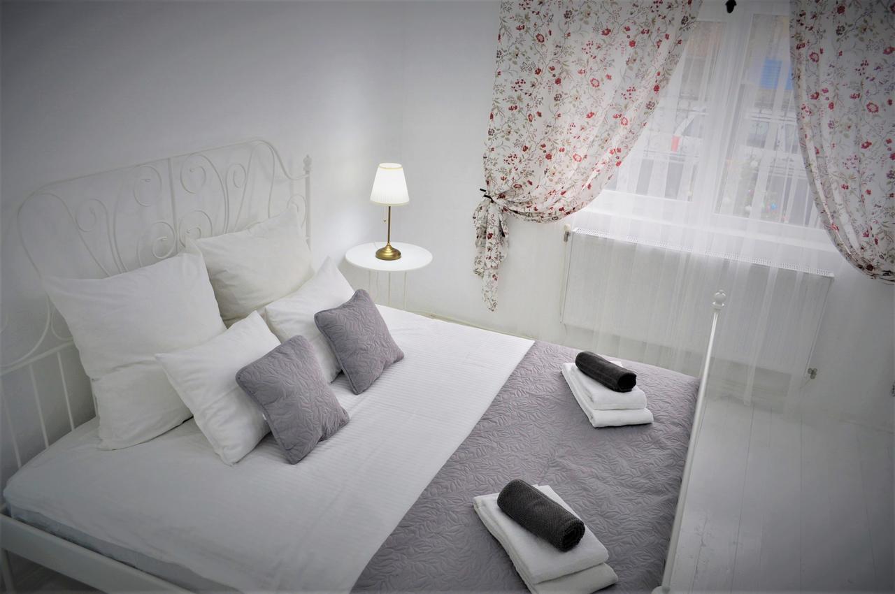 La Maison Blanche Hotel Alba Iulia Ngoại thất bức ảnh